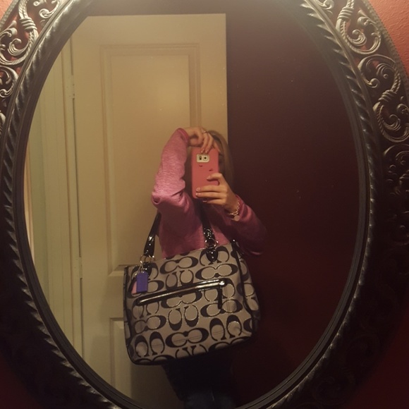 Coach - Picture 6 of 8